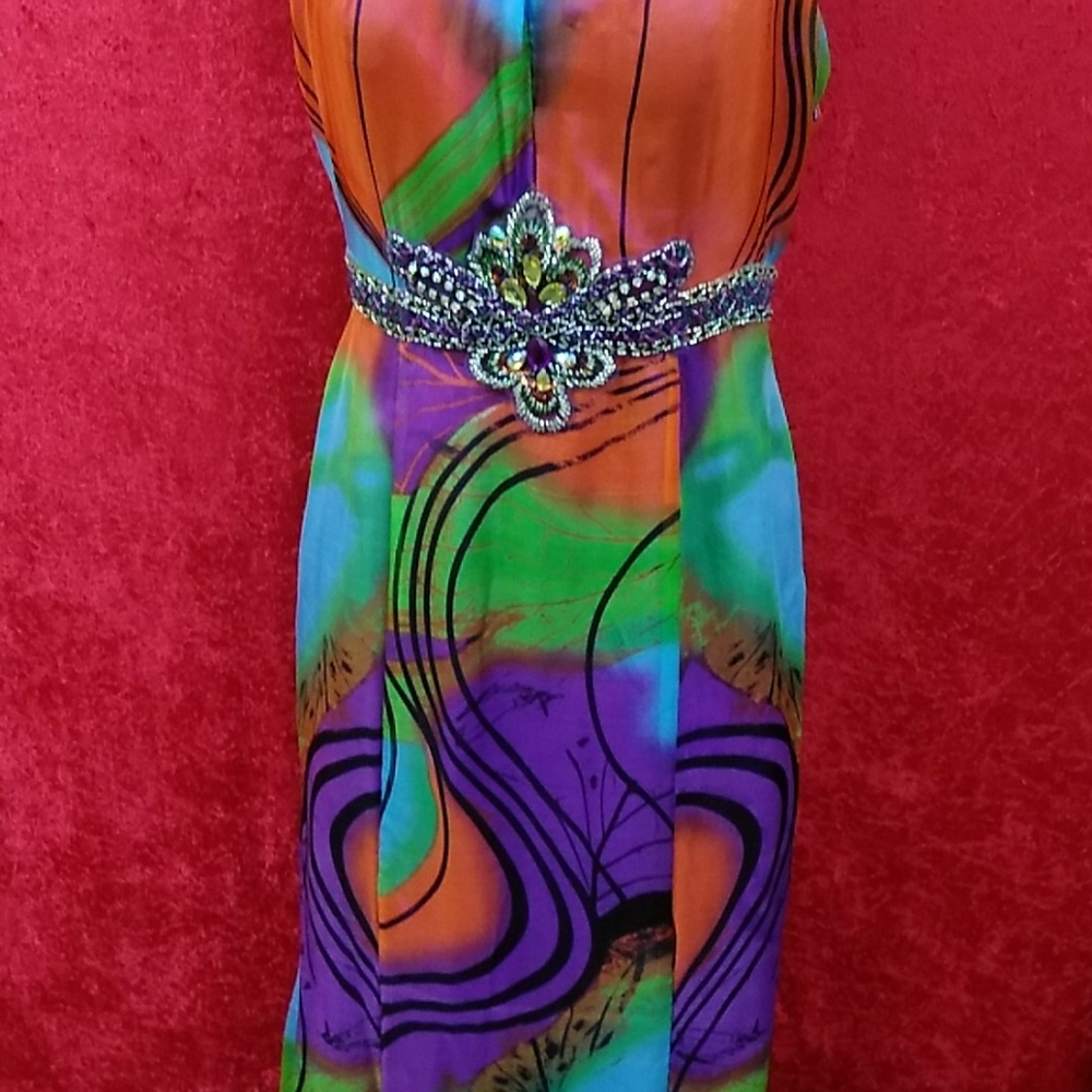 Dresses - Picture 3 of 7